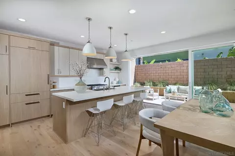 Kitchen - 567 N Vulcan Ave, Encinitas, CA 92024 photo 1 of 3
