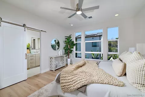 Bedroom - 567 N Vulcan Ave, Encinitas, CA 92024 photo 2 of 4