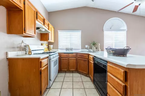 909 Jennifer St, Brawley, CA 92227 photo 2