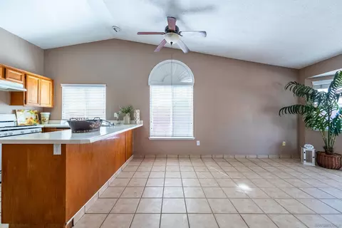 909 Jennifer St, Brawley, CA 92227 photo 3