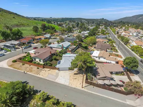 View/Area - 12710 Montauk St, Poway, CA 92064 photo 18 of 22