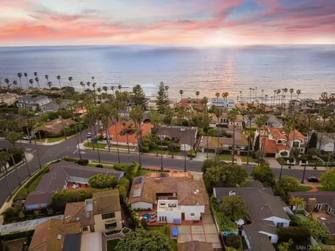 View/Area - 6423 Avenida Cresta, La Jolla, CA 92037 photo 7 of 9