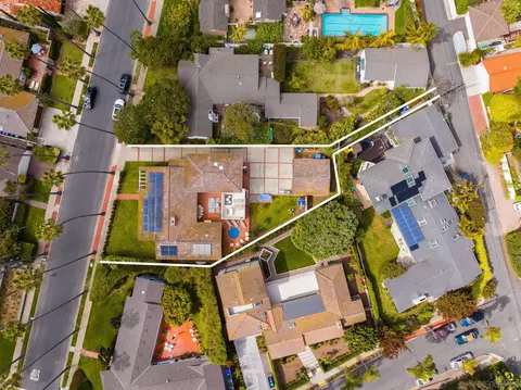 View/Area - 6423 Avenida Cresta, La Jolla, CA 92037 photo 5 of 9