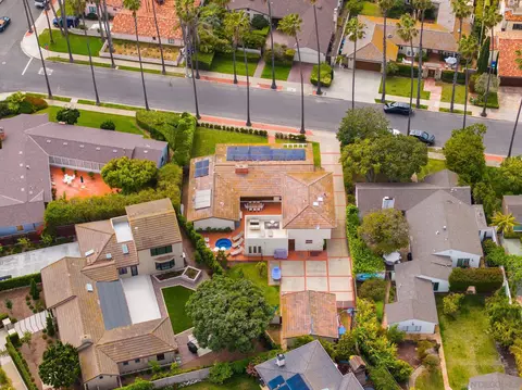 View/Area - 6423 Avenida Cresta, La Jolla, CA 92037 photo 6 of 9