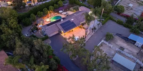 1045 Capra Way, Fallbrook, CA 92028 photo 8