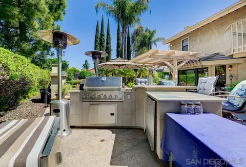 Kitchen - 13640 Poway Springs Rd, Poway, CA 92064 photo 4 of 4
