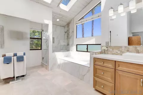 Bath - 13640 Poway Springs Rd, Poway, CA 92064 photo 1 of 7
