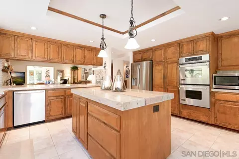 Kitchen - 13640 Poway Springs Rd, Poway, CA 92064 photo 3 of 4