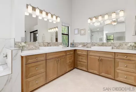 Bath - 13640 Poway Springs Rd, Poway, CA 92064 photo 2 of 7