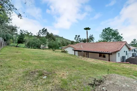 Exterior - 999 Neighborly Ln, Ramona, CA 92065 photo 7 of 12