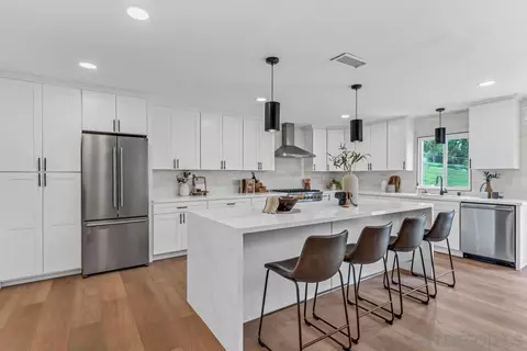 999 Neighborly Ln, Ramona, CA 92065