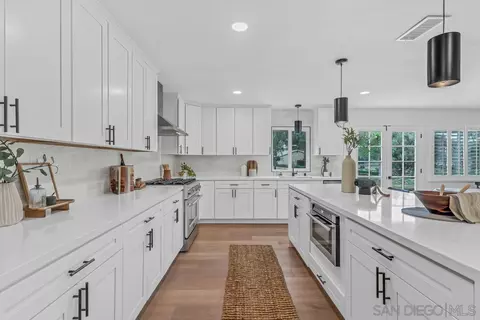 Kitchen - 999 Neighborly Ln, Ramona, CA 92065 photo 4 of 7
