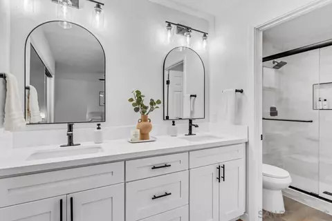Bath - 999 Neighborly Ln, Ramona, CA 92065 photo 2 of 3