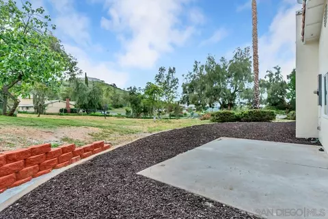 Exterior - 999 Neighborly Ln, Ramona, CA 92065 photo 6 of 12
