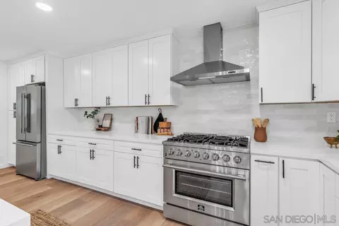 Kitchen - 999 Neighborly Ln, Ramona, CA 92065 photo 5 of 7