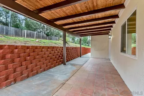 Exterior - 999 Neighborly Ln, Ramona, CA 92065 photo 4 of 12