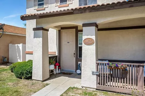 Exterior - 39537 Tischa Dr, Temecula, CA 92591 photo 2 of 11
