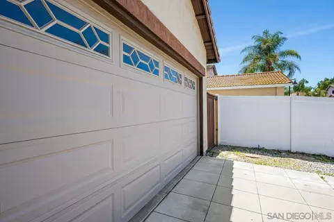 Exterior - 39537 Tischa Dr, Temecula, CA 92591 photo 8 of 11