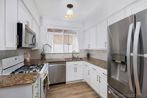 Kitchen - 39537 Tischa Dr, Temecula, CA 92591 photo 1 of 2