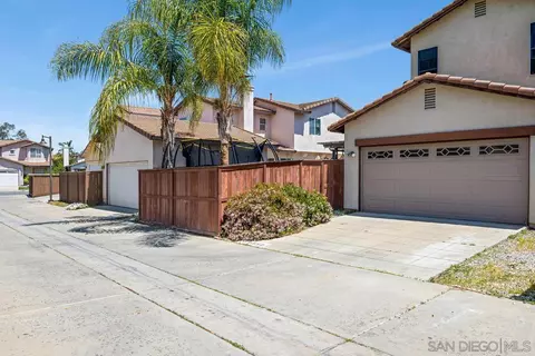 Exterior - 39537 Tischa Dr, Temecula, CA 92591 photo 9 of 11