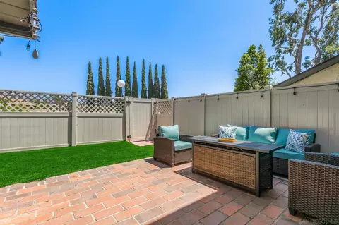 Exterior - 209 Crestview Gln, Escondido, CA 92026 photo 3 of 6