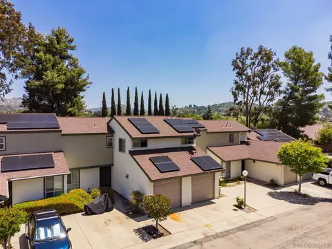 209 Crestview Gln, Escondido, CA 92026