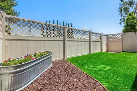 Exterior - 209 Crestview Gln, Escondido, CA 92026 photo 5 of 6