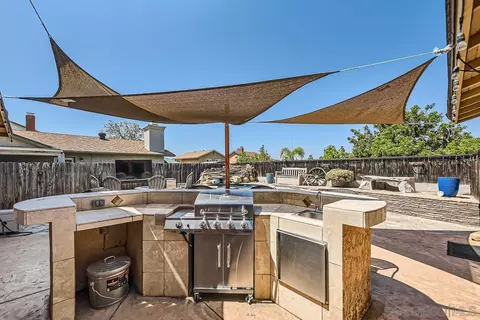Kitchen - 10060 E Glendon Cir, Santee, CA 92071 photo 5 of 5