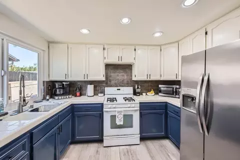 Kitchen - 10060 E Glendon Cir, Santee, CA 92071 photo 1 of 5