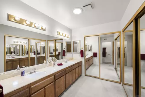 Bath - 24318 Watt Rd, Ramona, CA 92065 photo 2 of 5