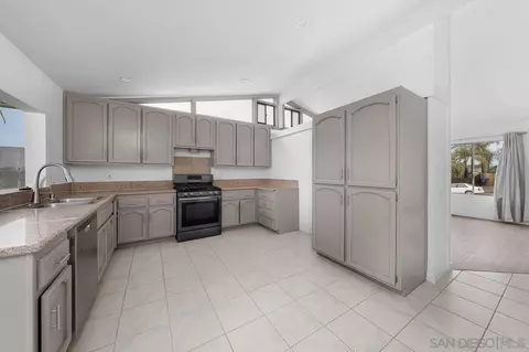 Kitchen - 9927 Sadie St, Santee, CA 92071 photo 2 of 4
