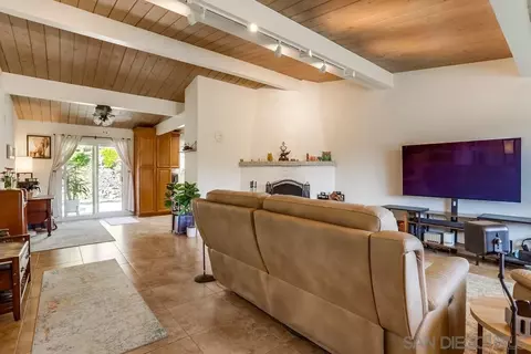 3219 Via Altamira, Fallbrook, CA 92028 photo 4