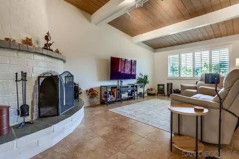 3219 Via Altamira, Fallbrook, CA 92028 photo 5