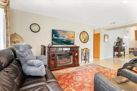 5002 Suncrest Ct, Oceanside, CA 92056 photo 9