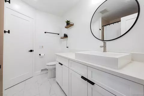 Bath - 431 Murray Dr, El Cajon, CA 92020 photo 3 of 4