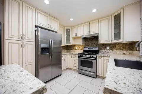 Kitchen - 5877 Samantha Pl, Riverside, CA 92509 photo 3 of 5