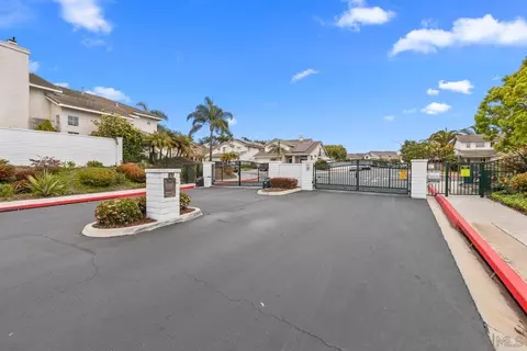 445 Primrose Way, Oceanside, CA 92057 photo 2