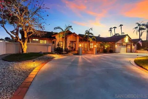 Exterior - 1533 Hamilton Ln, Escondido, CA 92029 photo 22 of 31