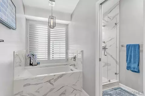 Bath - 1533 Hamilton Ln, Escondido, CA 92029 photo 4 of 7