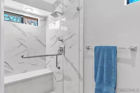 Bath - 1533 Hamilton Ln, Escondido, CA 92029 photo 5 of 7