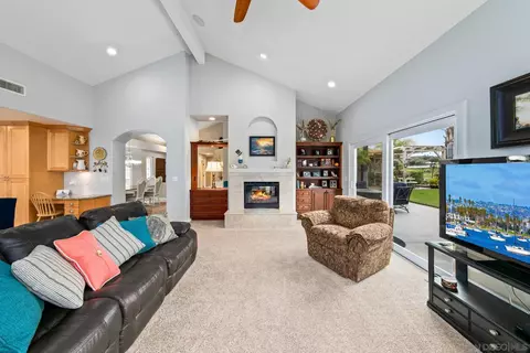 Living - 8873 Hunter Pass, Alpine, CA 91901 photo 4 of 5
