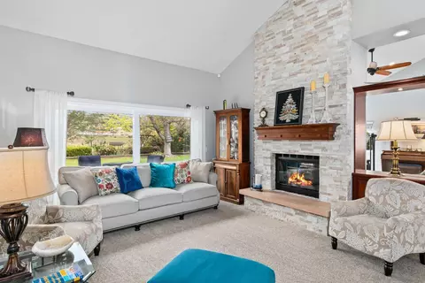 Living - 8873 Hunter Pass, Alpine, CA 91901 photo 5 of 5