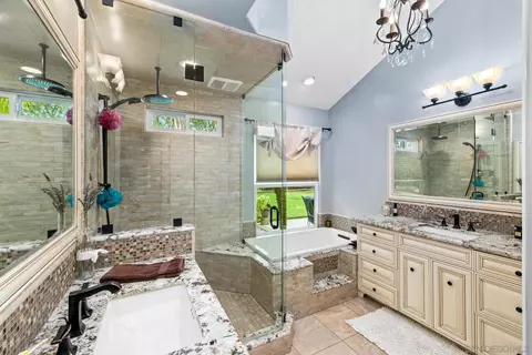 Bath - 8873 Hunter Pass, Alpine, CA 91901 photo 3 of 5