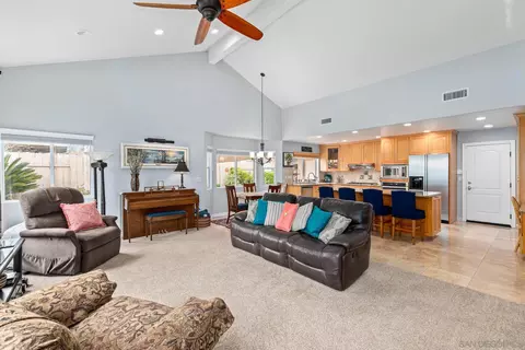 Living - 8873 Hunter Pass, Alpine, CA 91901 photo 2 of 5