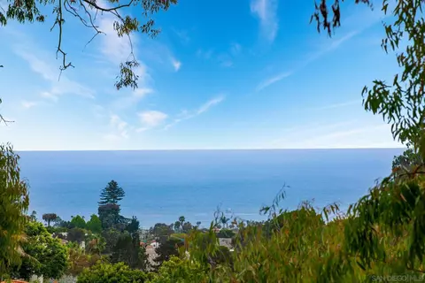 View/Area - 6967 Paseo Laredo, La Jolla, CA 92037 photo 2 of 5