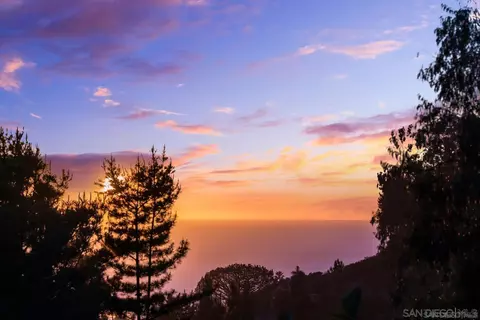View/Area - 6967 Paseo Laredo, La Jolla, CA 92037 photo 5 of 5