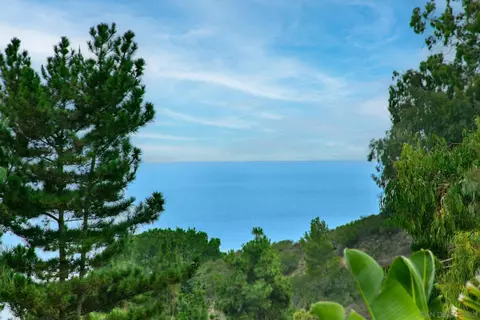 View/Area - 6967 Paseo Laredo, La Jolla, CA 92037 photo 4 of 5