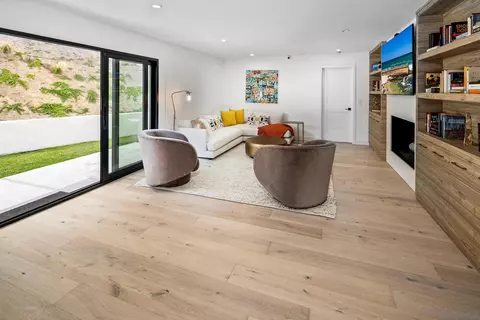 Living - 6967 Paseo Laredo, La Jolla, CA 92037 photo 4 of 6