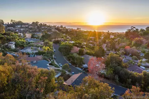 View/Area - 6967 Paseo Laredo, La Jolla, CA 92037 photo 3 of 5