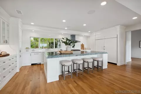 Kitchen - 6720 Muirlands Dr, La Jolla, CA 92037 photo 2 of 6